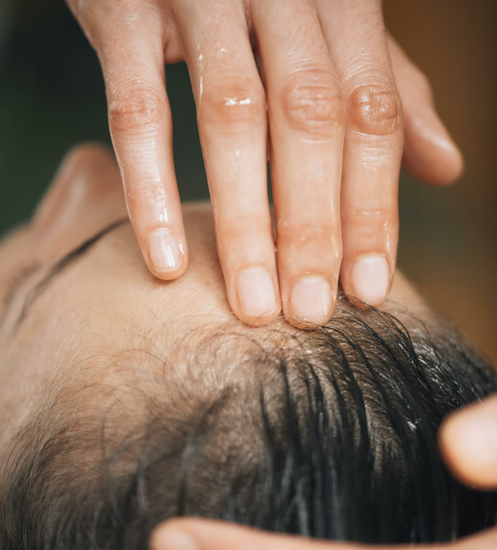 tratamiento con aceite para un cabello sano